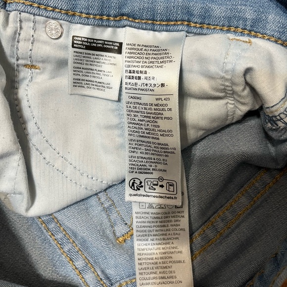 EUC Women’s Levi's 311 Shaping Skinny Jeans - Picture 5 of 6